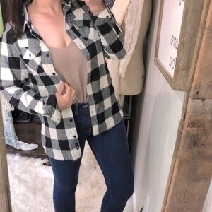 Burnside black & white plaid flannel button down shirt size small
